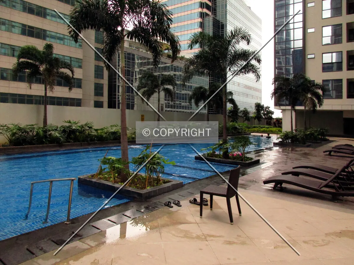 Swimming pool and sundeck on the 7th floor south terrace