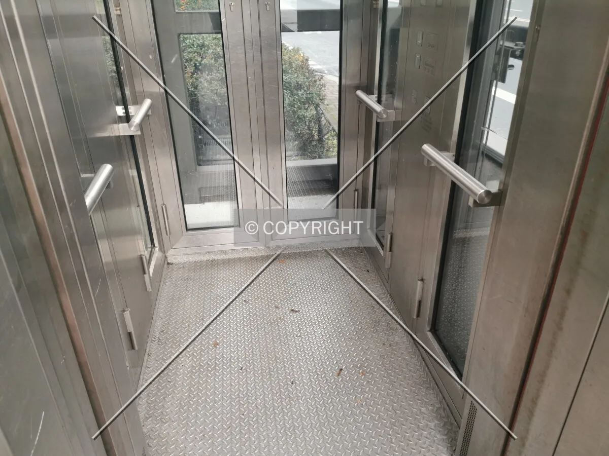 ELT elevator