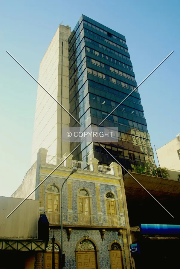 View from across 7 de Setembro Street