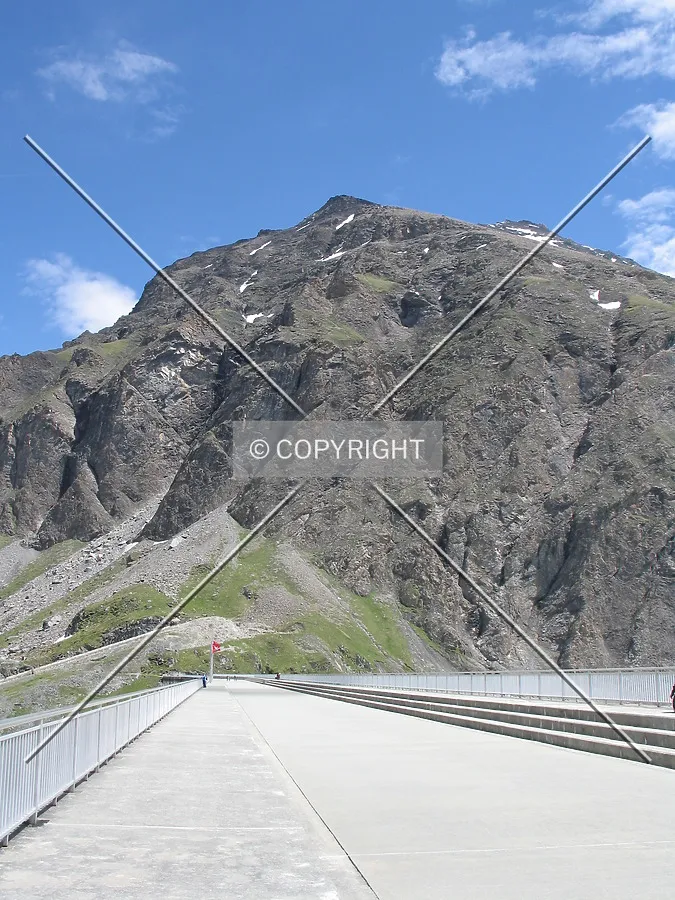 Viw west from the top of the dam