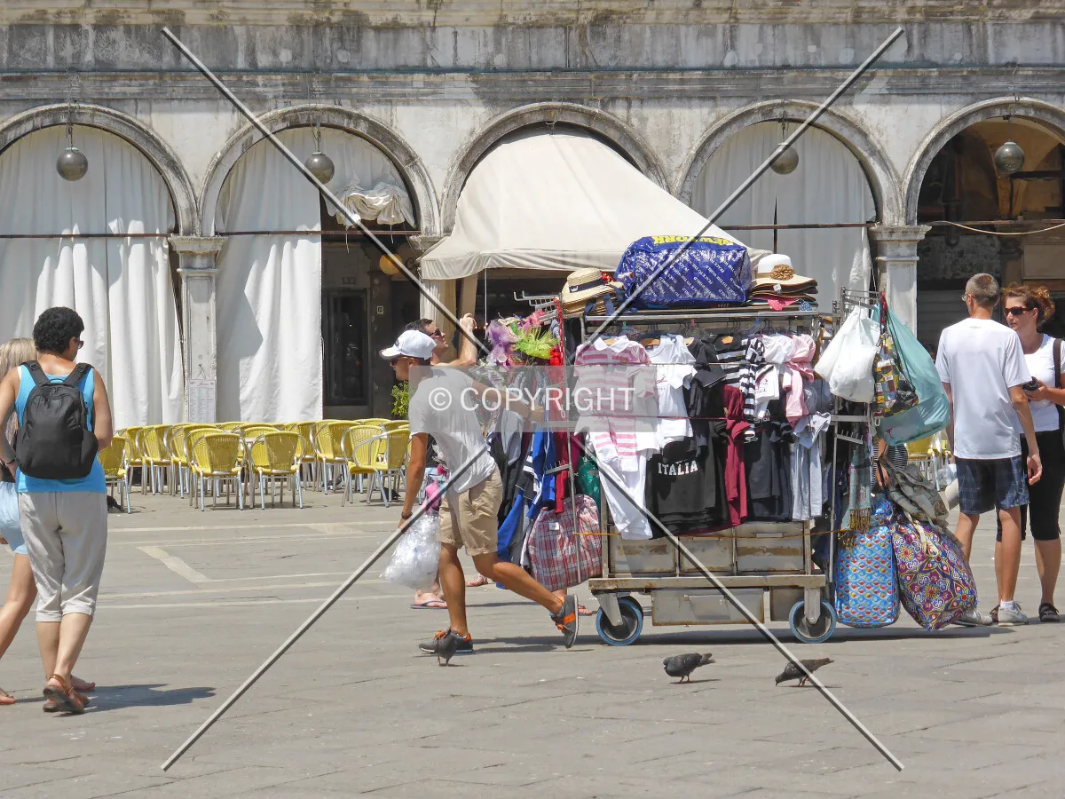 Photo 761-132-834
