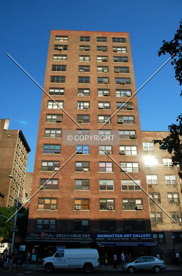 Looking up from 6th Avenue