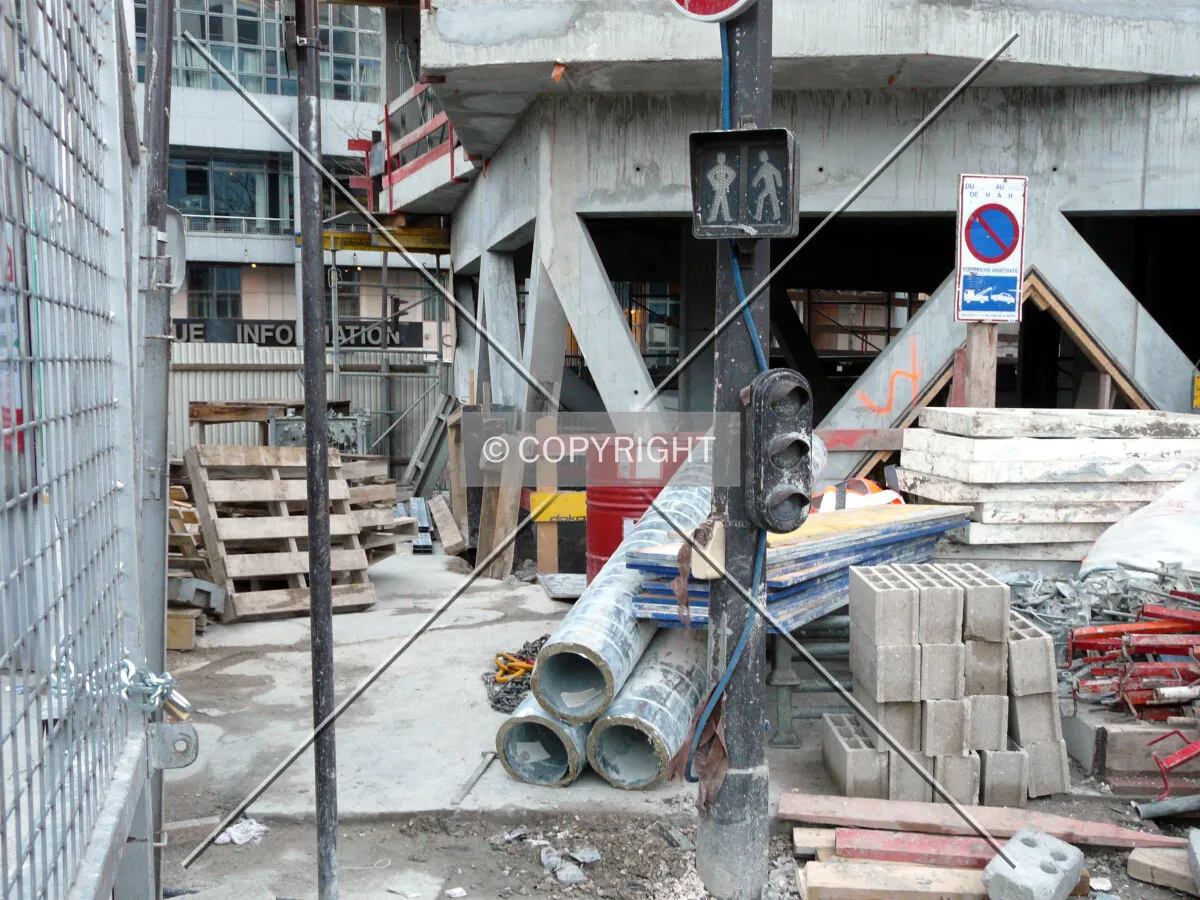 Tilted columns at the base