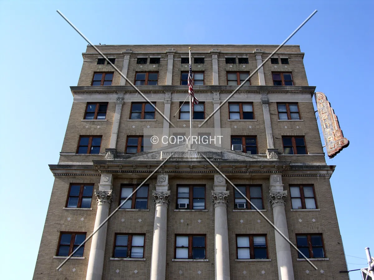 Looking up the southern side from 4th Avenue North