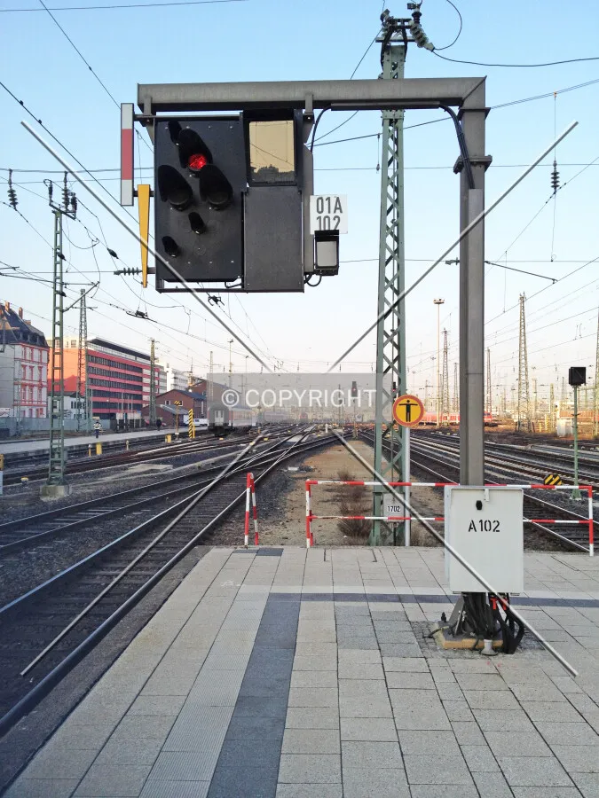Mast with a rail traffic signal