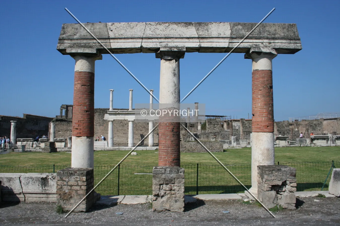 Corridor pillars