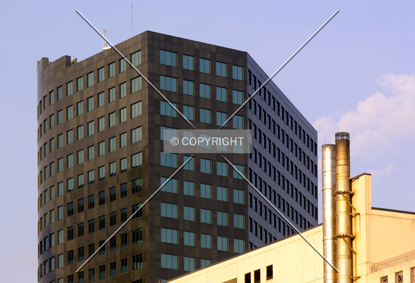 View of the upper floors from the northeast along LaSalle Street