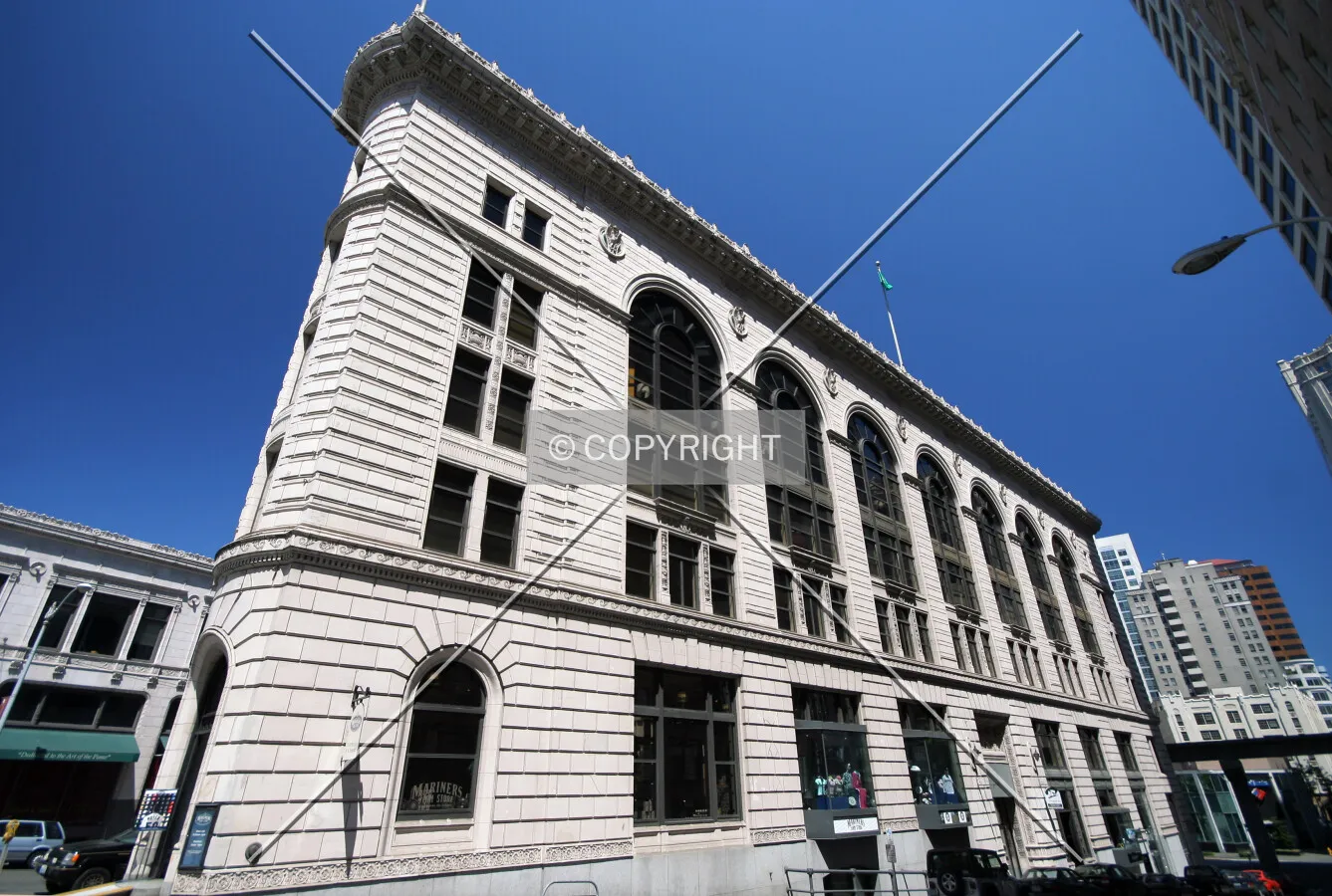 Wide wiew of the southern facade