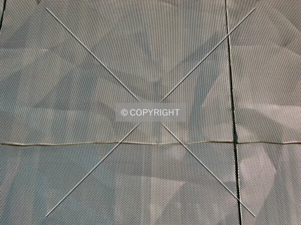 Aluminum mesh facade