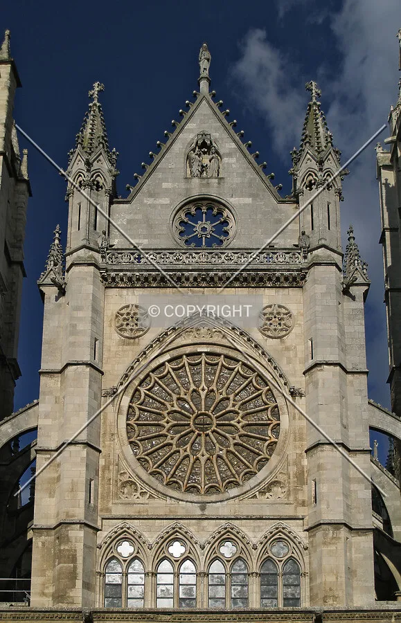 Detail of the main façade