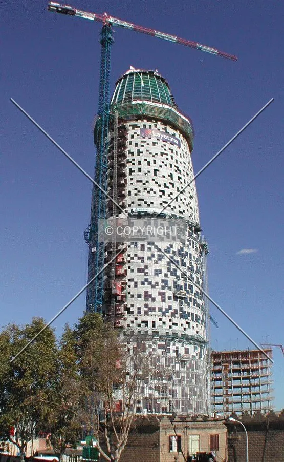 View of the tower from Plaça de les Glories