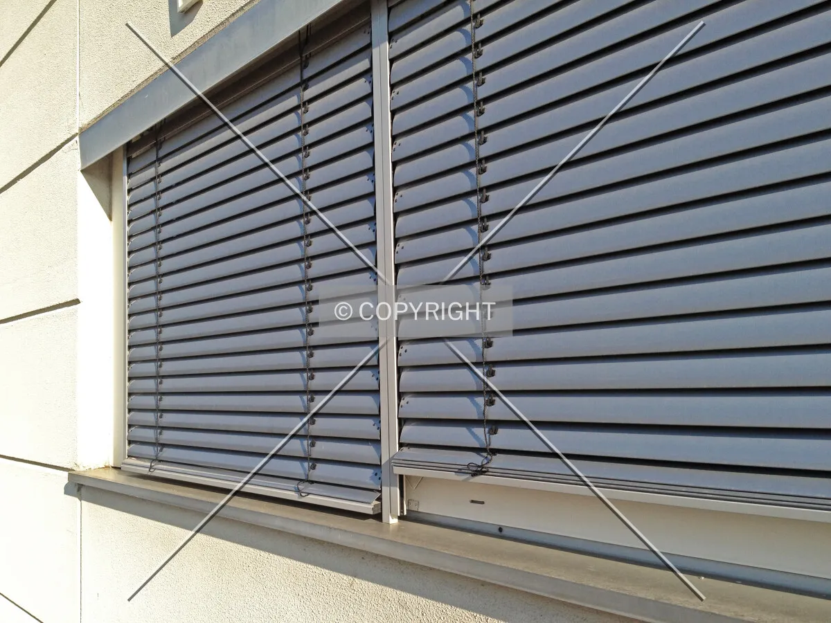 Movable sunshades