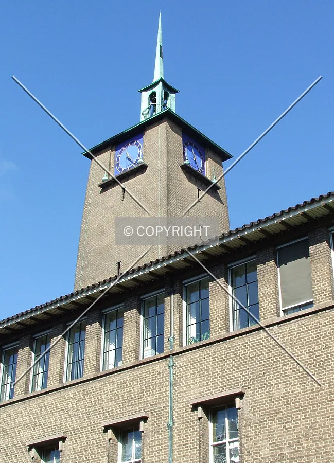 Looking up from Langestraat