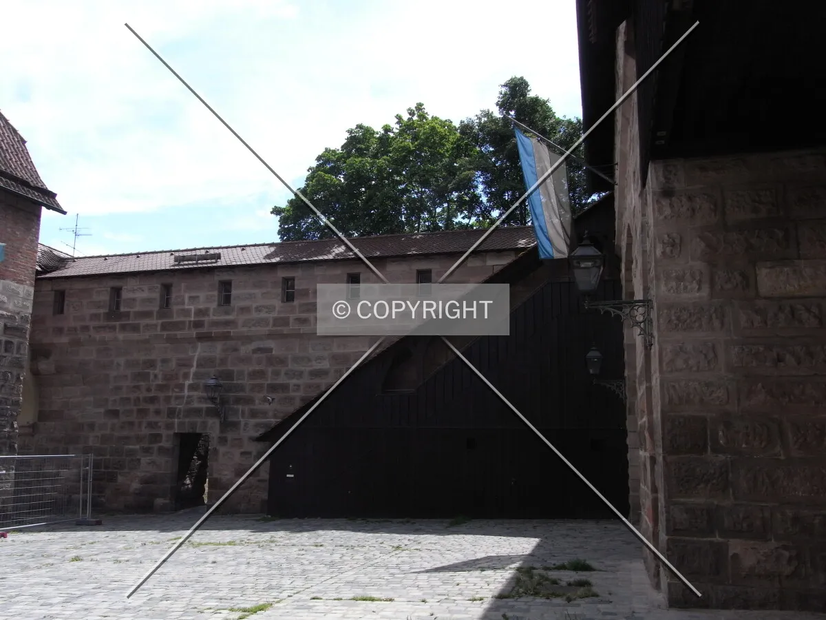 Walls around Spittlertorturm