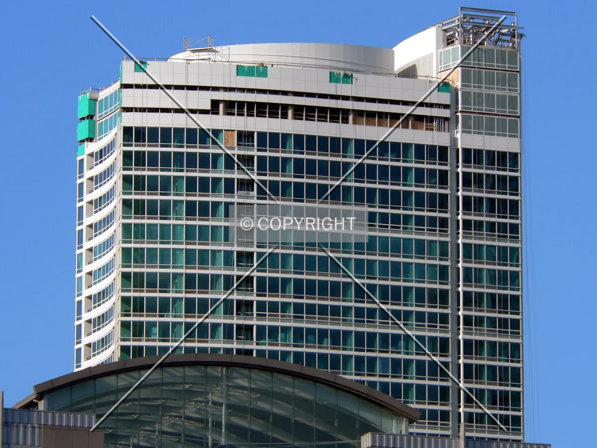 Top of the southern face as seen from Wacker Drive