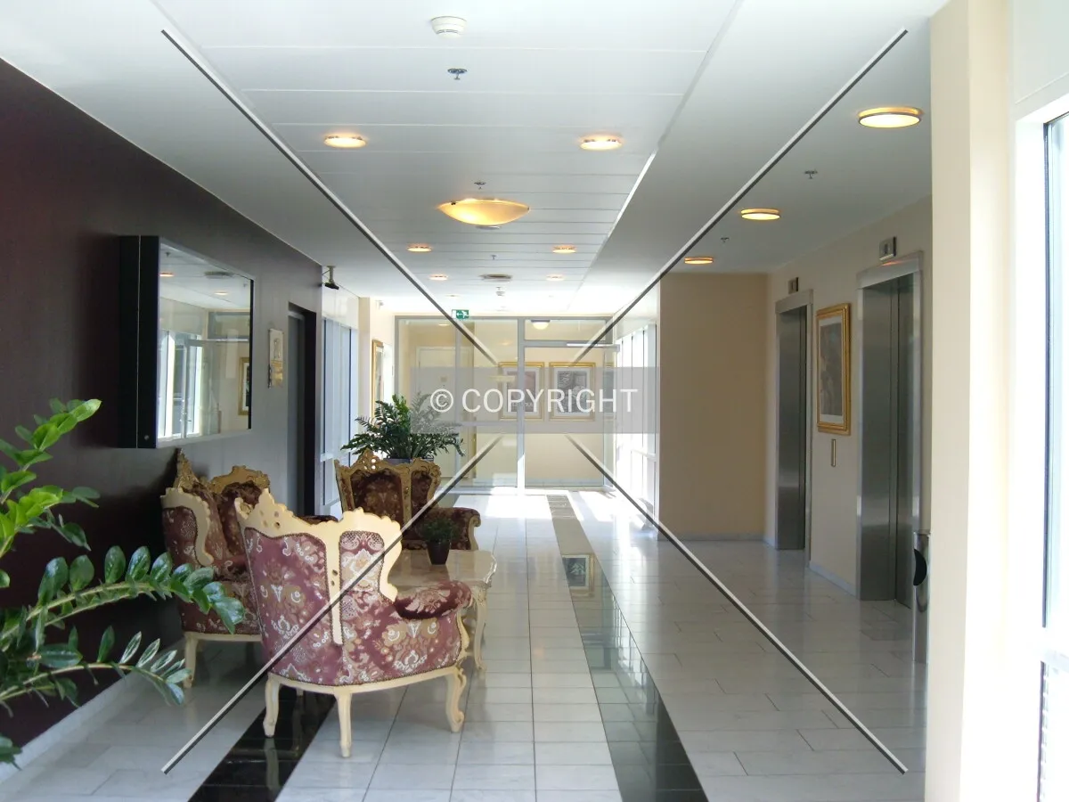 The main hallway on the 10th floor
