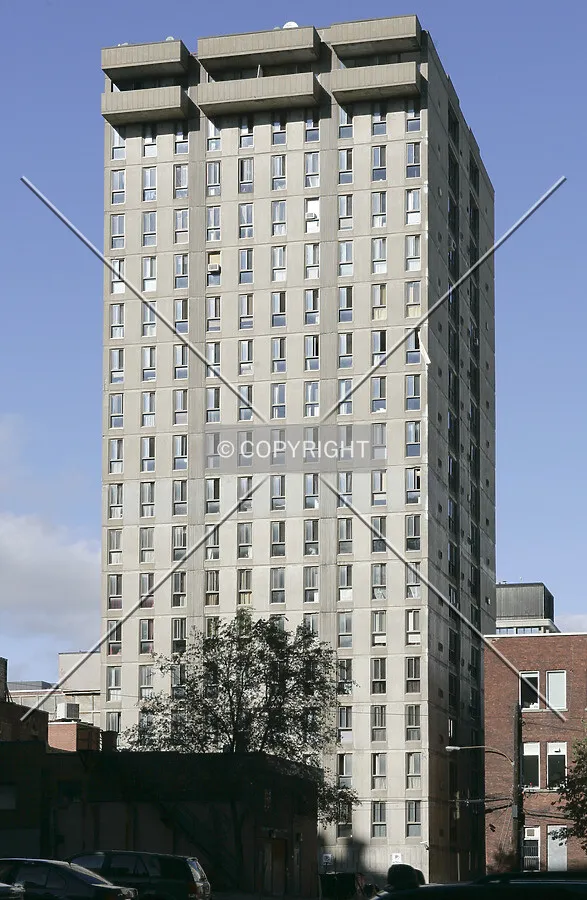 Rear (southern) elevation viewed from Rue St-Marc