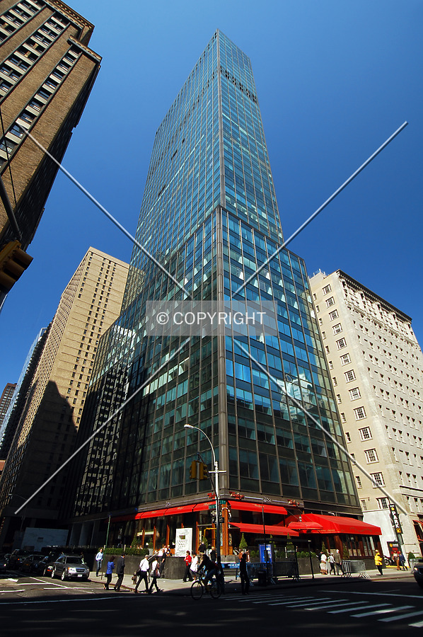 Looking up from 7th Avenue