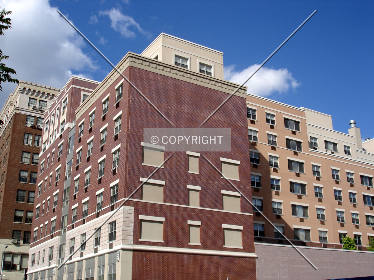 From Hoyt Street to the south