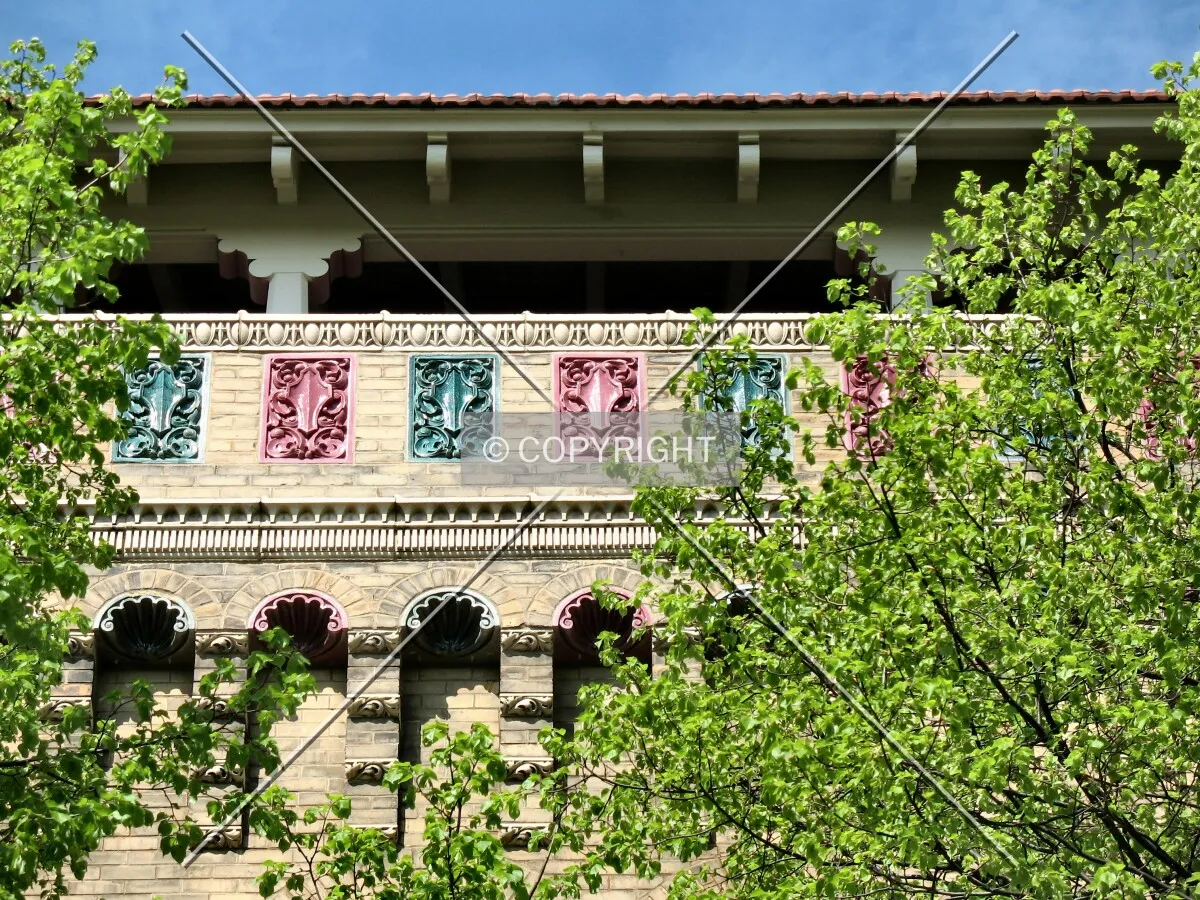 Top floor loggia and italian details
