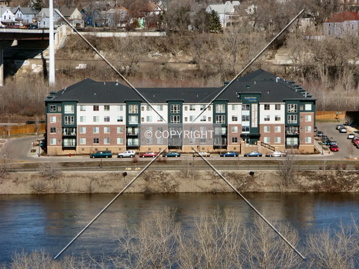 Distant view across the Mississippi River from Cherokee Heights