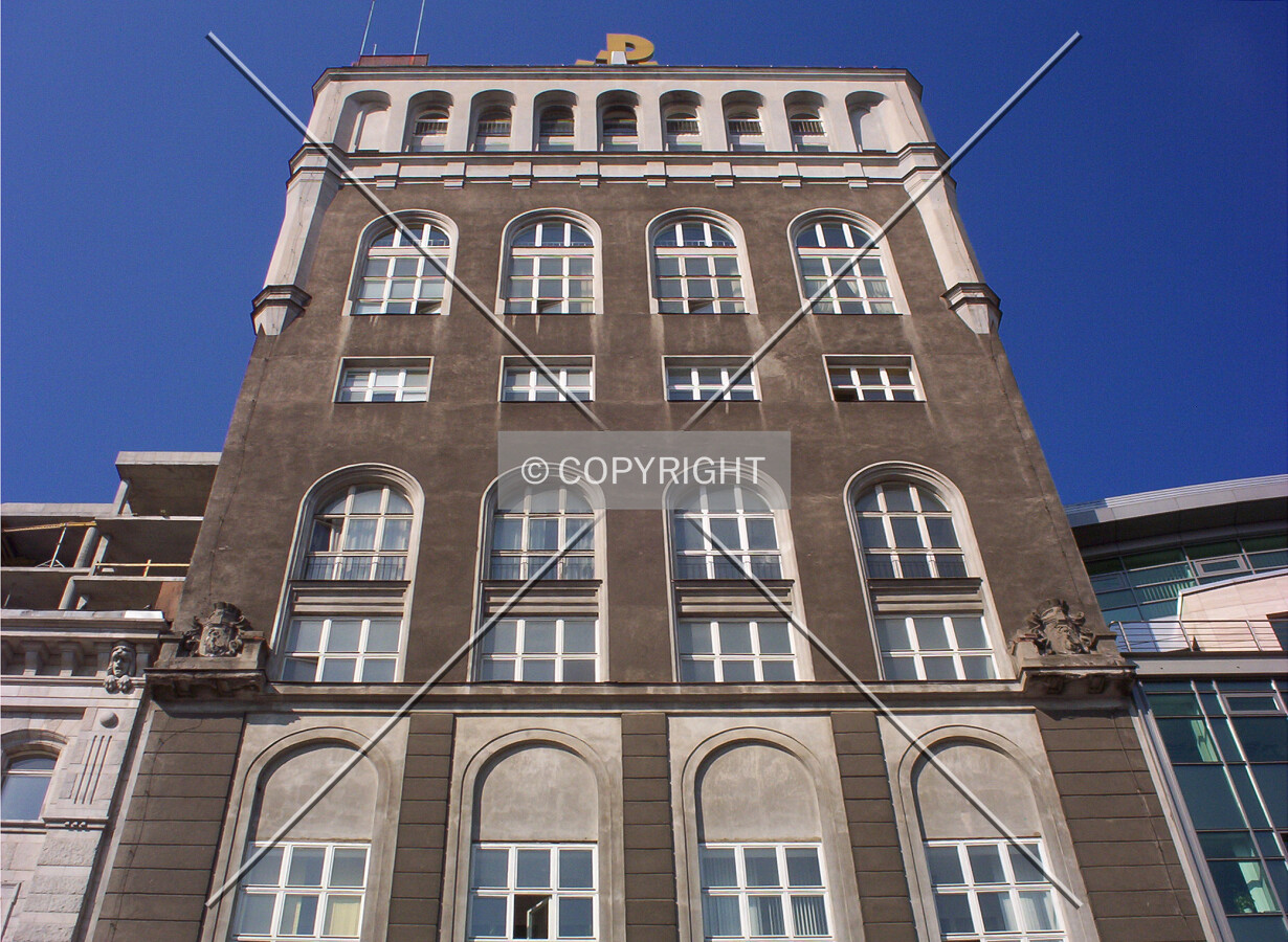 Looking up the main side