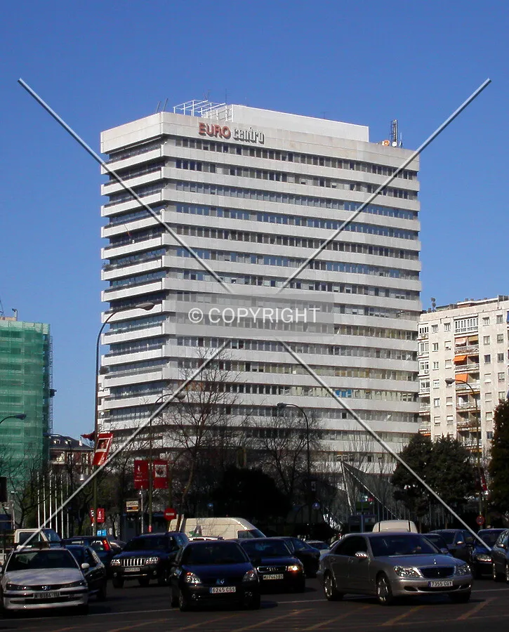 The building as seen from Plaza de Lima