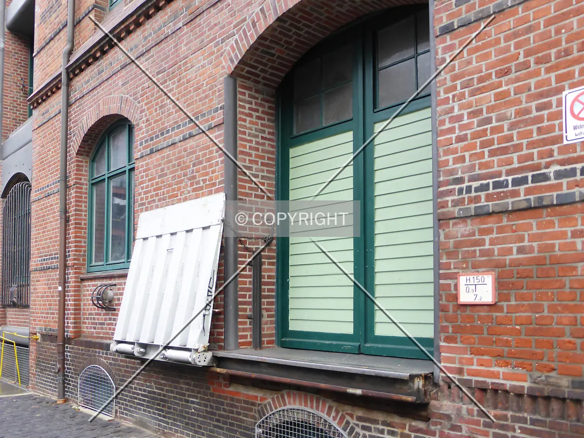 Historic loading dock with a movable truck dock