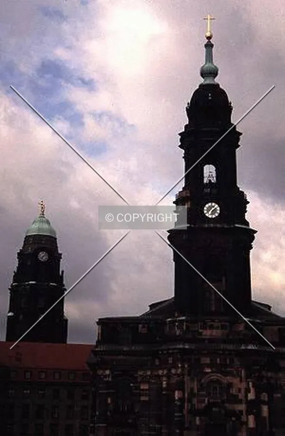 View from west with Rathaus