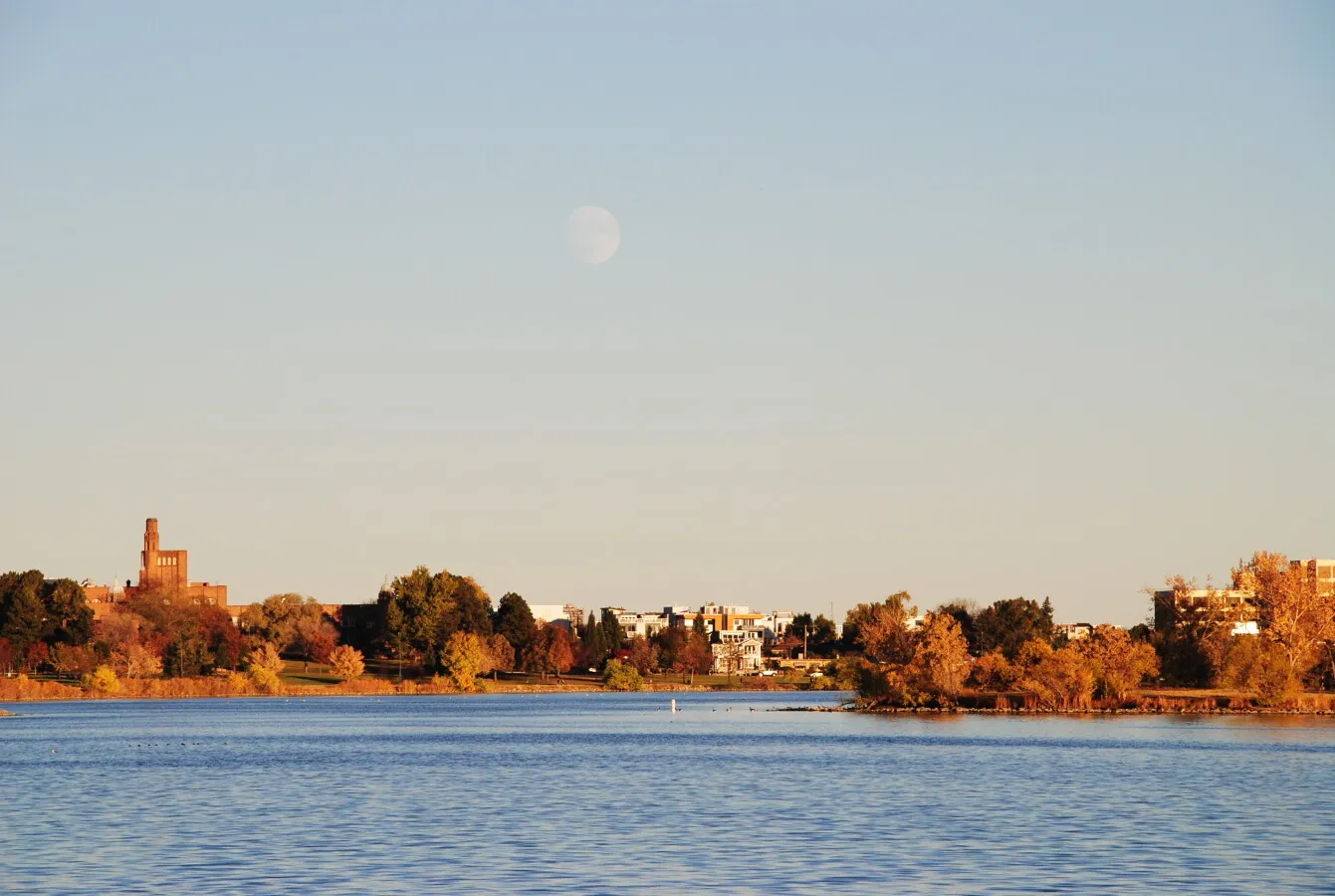 Moon rising over Sloans Lake
