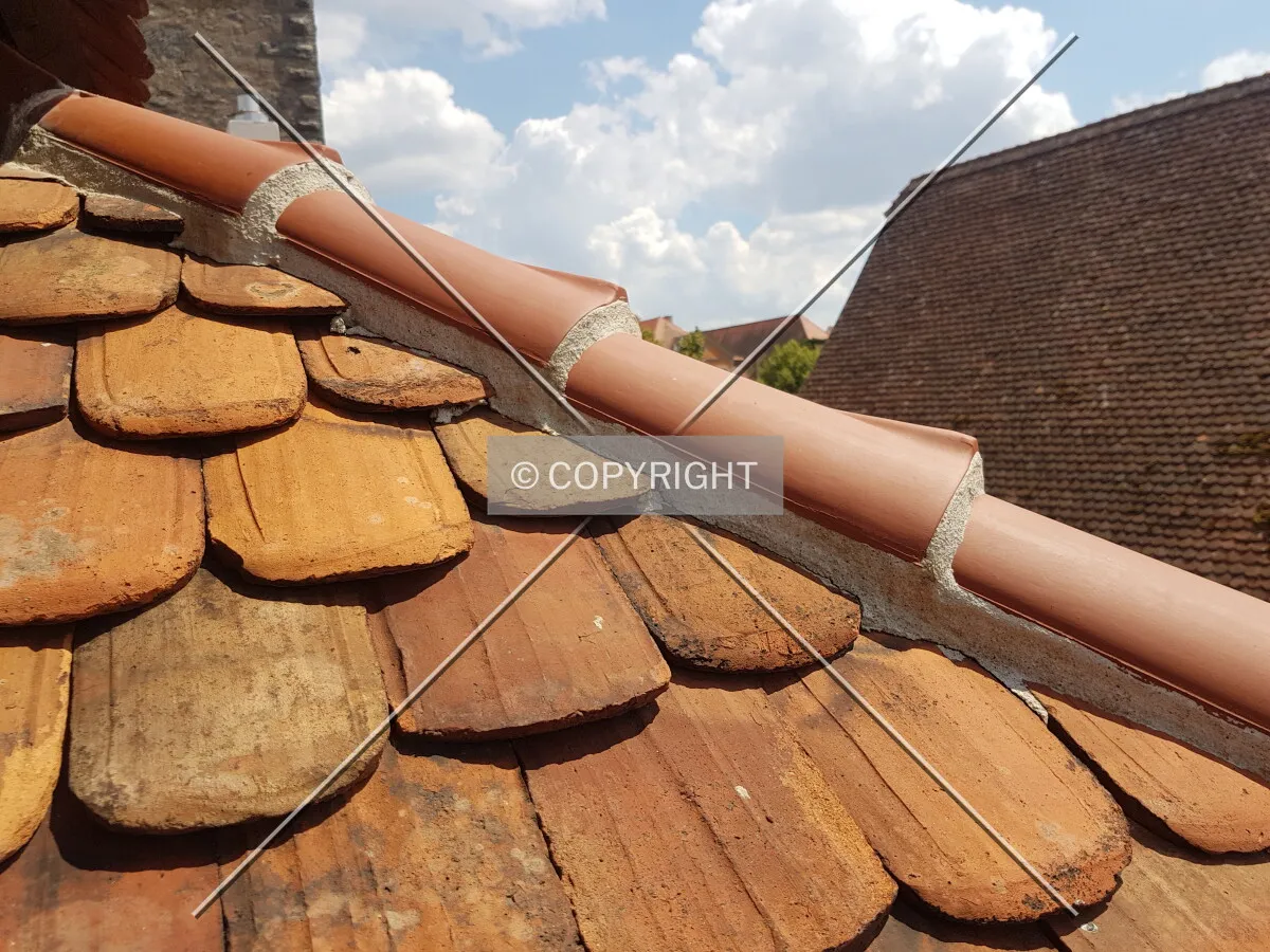 Ceramic roof tiles