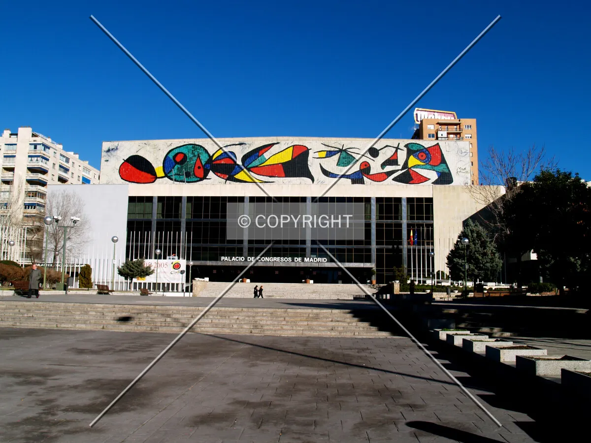 Main entrance from General Perón avenue