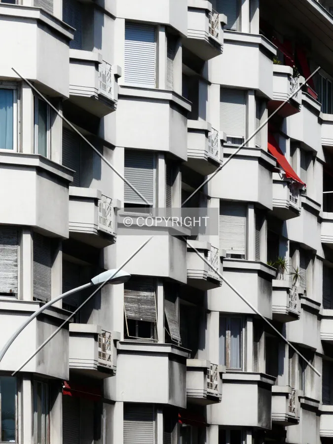 East facade close-up from Promenade des Anglais