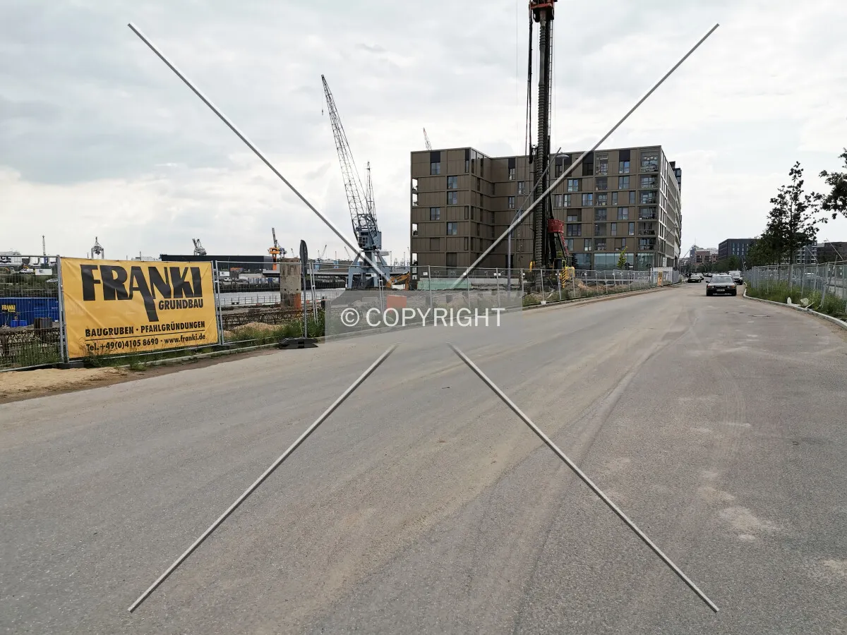 Photo 792-441-940