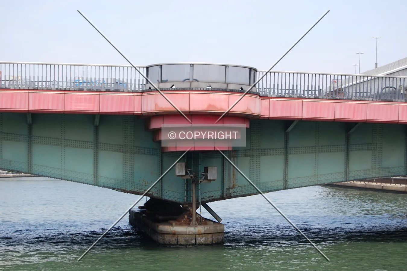 Detail of the eastern pier