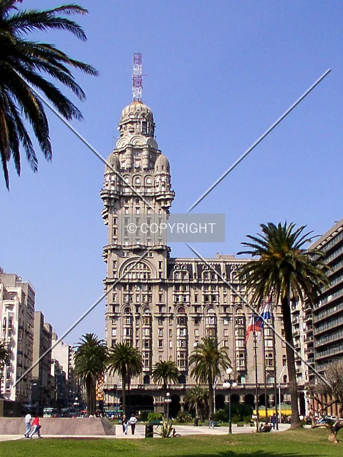 From Plaza Independencia looking east