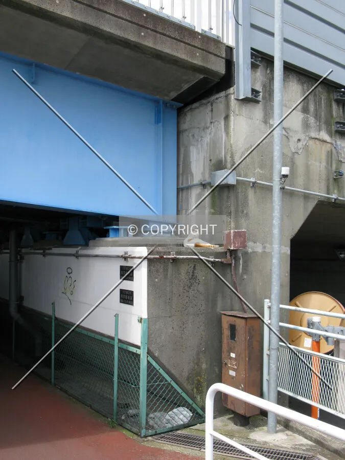 East side of the northern abutment