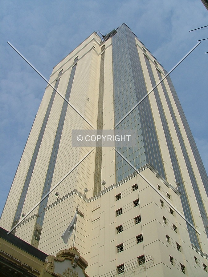 Looking up from 9 de Octubre Avenue