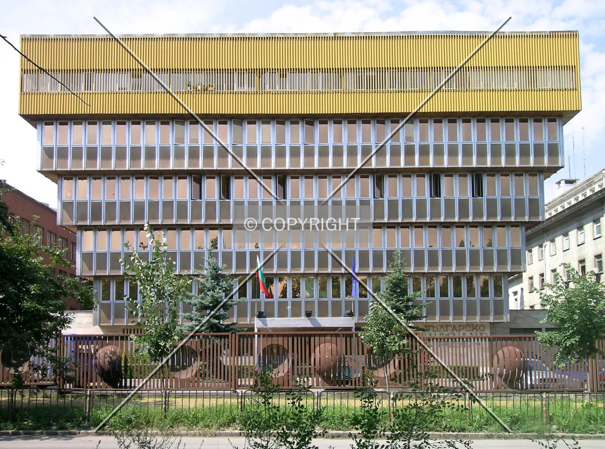 Frontal elevation