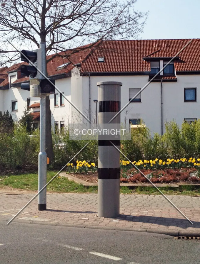 A radar speeding trap in a cylindric case