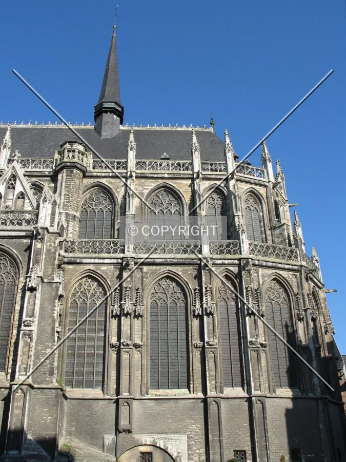 View from the southeast on the northeastern side of the nave