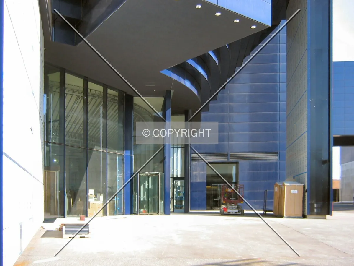 Main entrance from Chicago Plaza