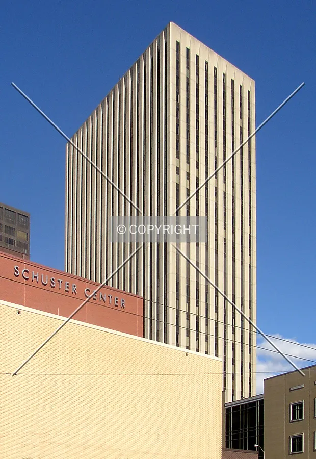 From North Ludlow Street to the northwest