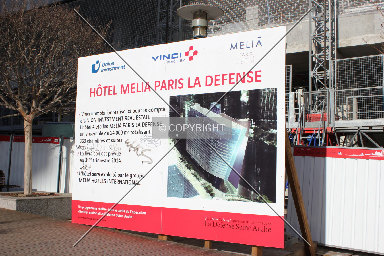 Information board displayed at the construction site.