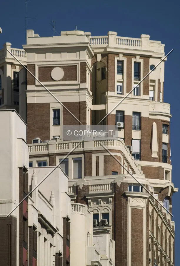 Detail of the top floors as seen from the west