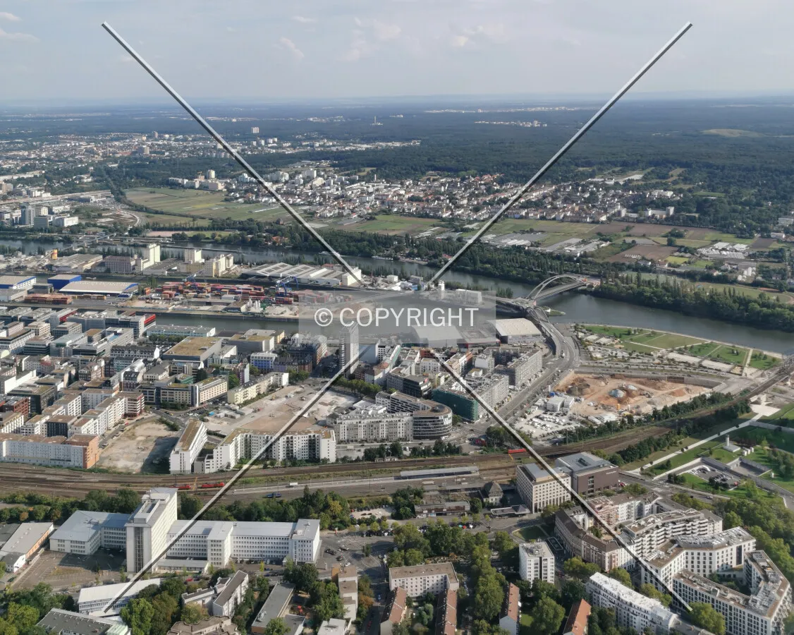 Flight with a helicopter over Frankfurt