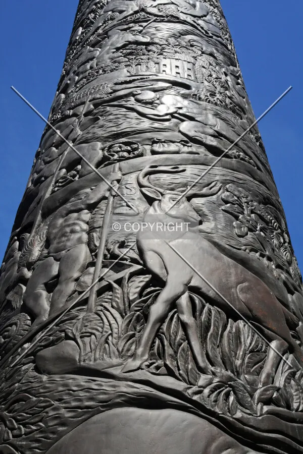 Facade detail of the statue of the Tequesta Family from the west