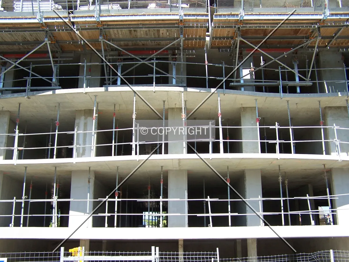 Forme ondulée des balcons sur le face sud