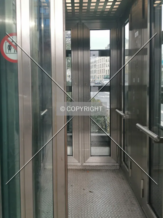 ELT elevator