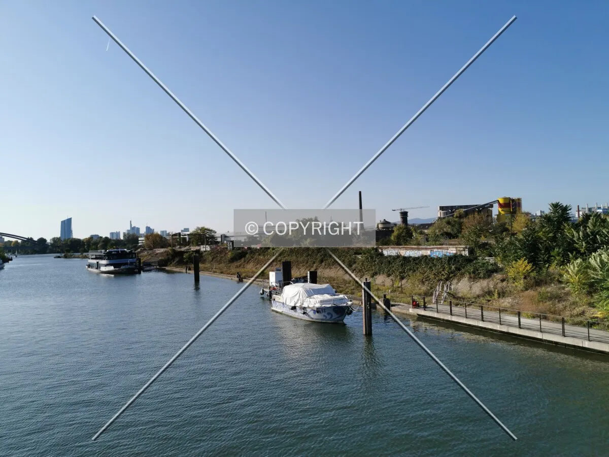 Boat in Offenbach Harbor